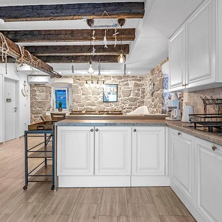 4 Bedroom Stunning Home In Murter Exterior photo